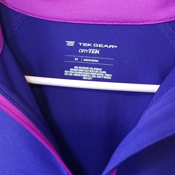 Womens Medium long sleeve top. Purple Tek Gear. - Picture 2 of 6